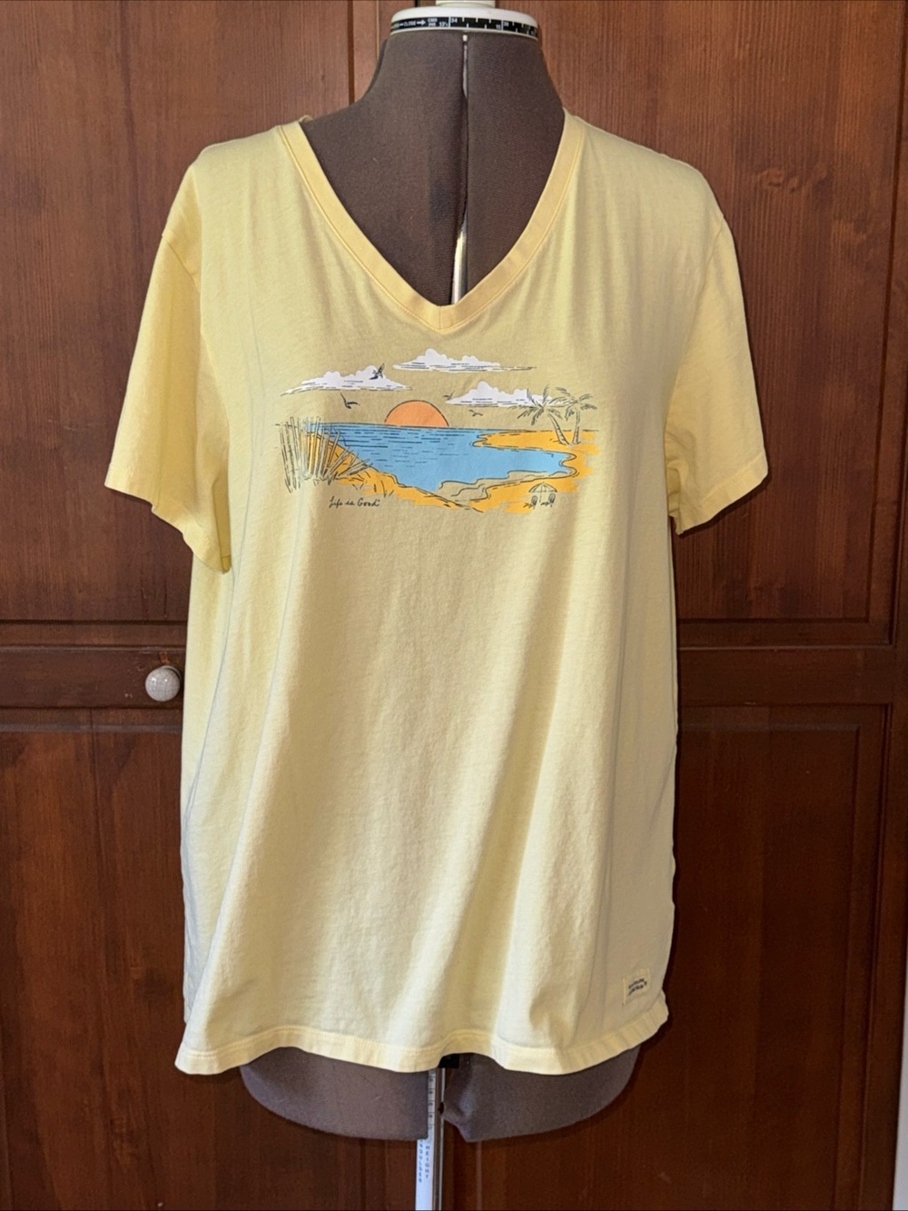 Life is Good Women’s Crusher Lite TShirt Yellow Sunset Beach Summer XXL